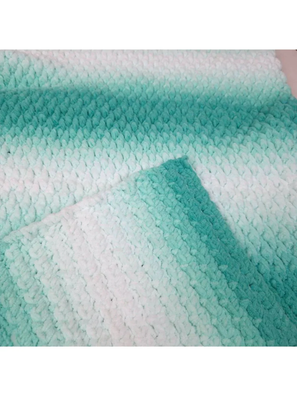 Chunky Evergreen Throw Blanket 52
